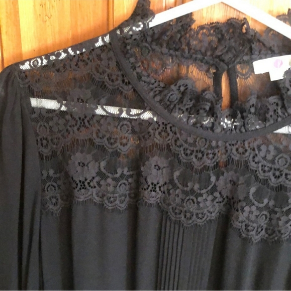 Beautiful Black Boden Blouse with Lace Details - Picture 2 of 3